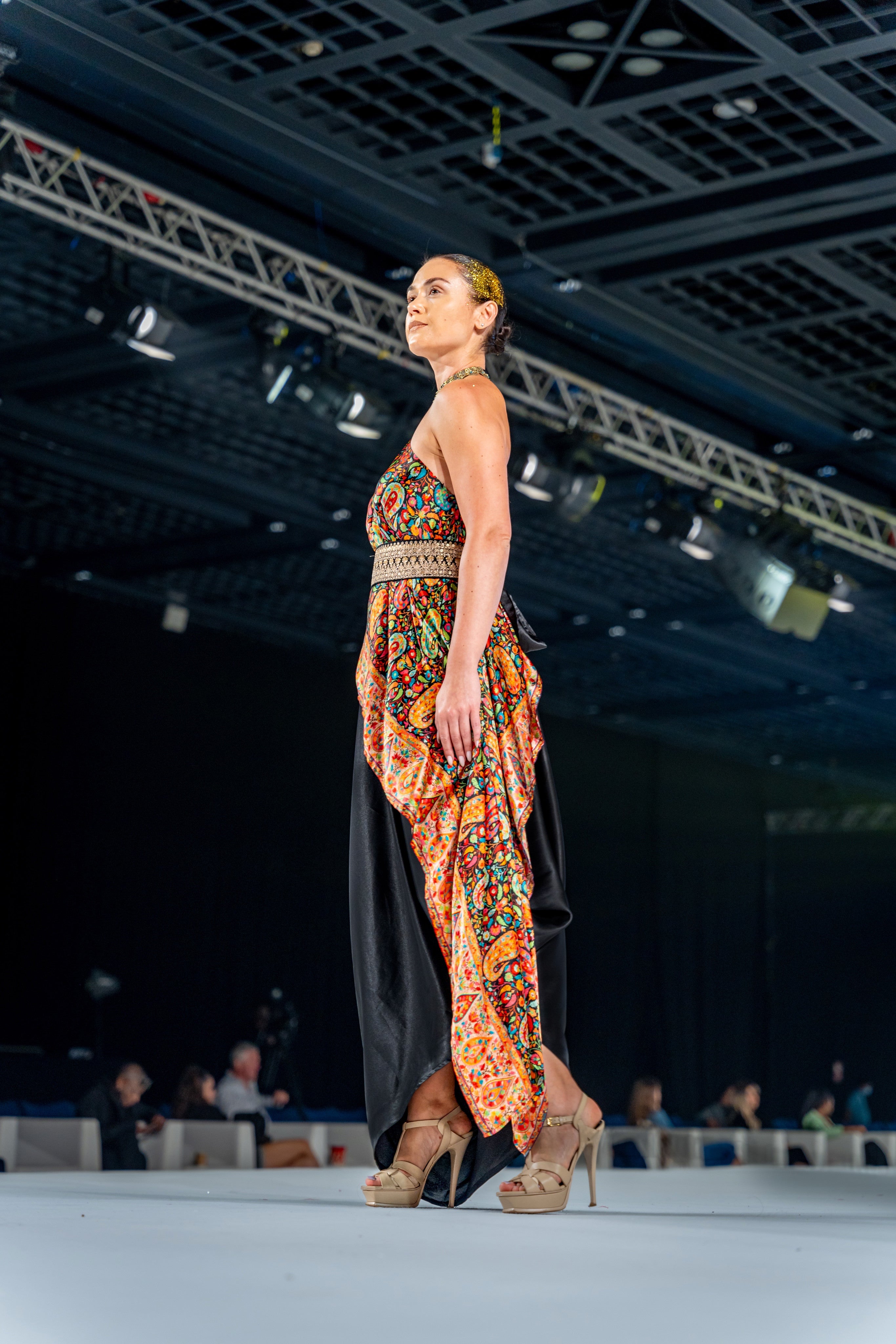 Kaani one shoulder set