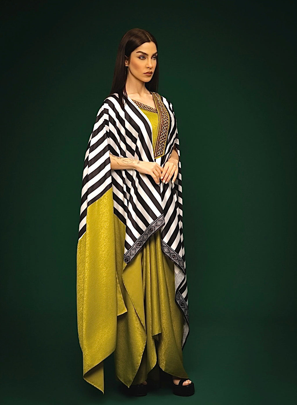 Pleated dress Cape set